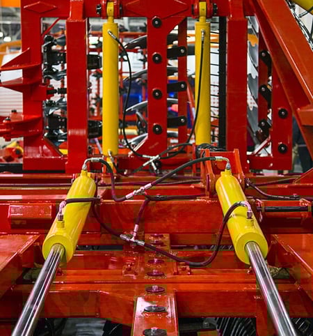 Sealing high dynamic fluid power applications